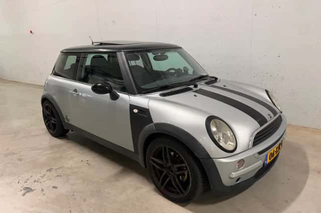 MINI Cooper (2002) thumbnail 6