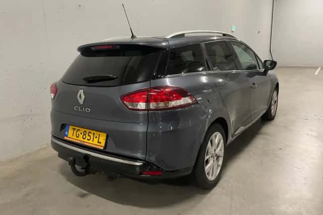 Renault Clio (2018) thumbnail 3