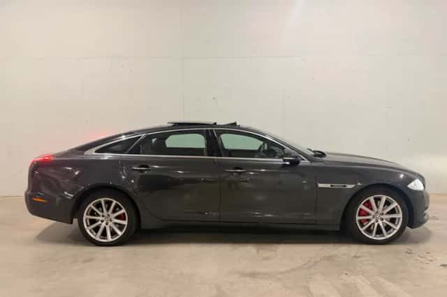 Jaguar XJ (2013) thumbnail 1