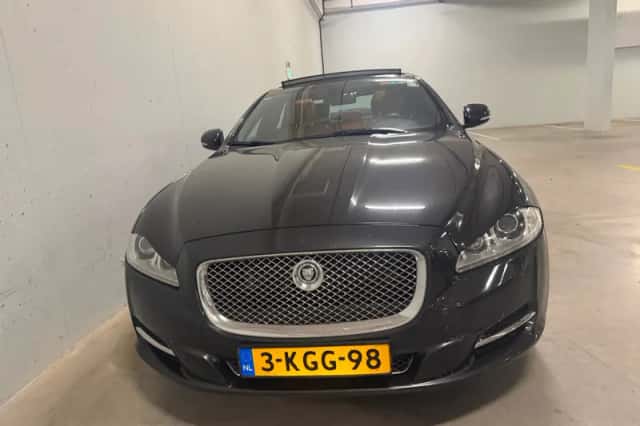 Jaguar XJ (2013) thumbnail 4