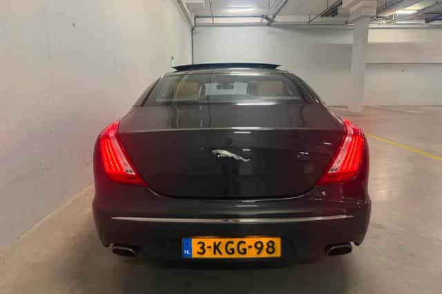 Jaguar XJ (2013) thumbnail 5
