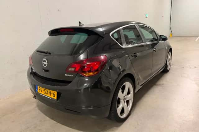 Opel Astra (2011) thumbnail 5