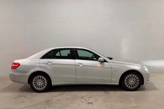 Mercedes-Benz E-Klasse (2010) thumbnail 1