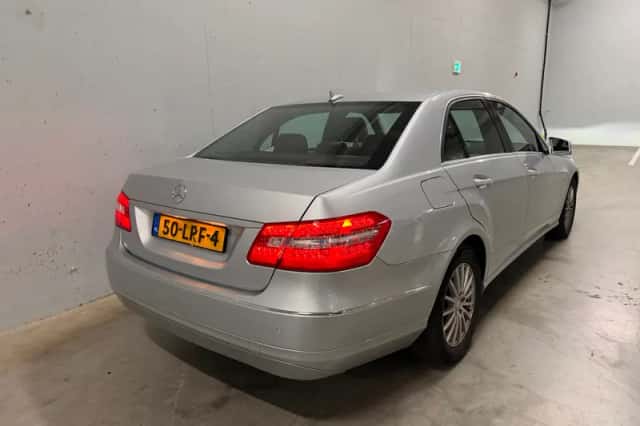Mercedes-Benz E-Klasse (2010) thumbnail 5
