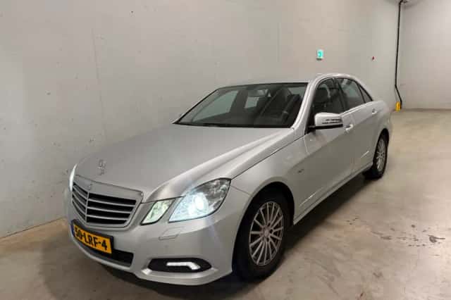 Mercedes-Benz E-Klasse (2010) thumbnail 6