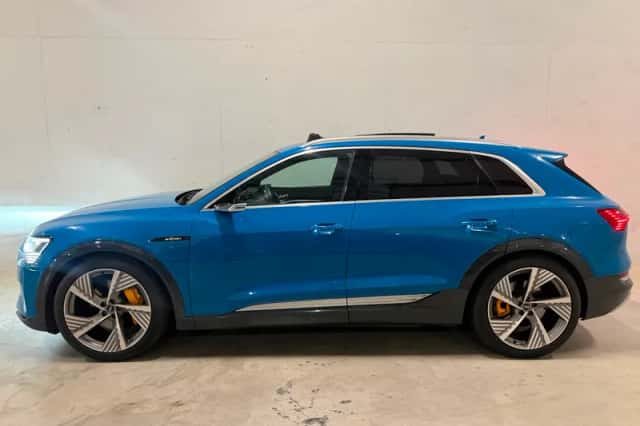 Audi e-tron (2018) thumbnail 2