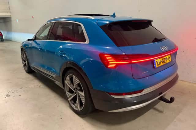 Audi e-tron (2018) thumbnail 3