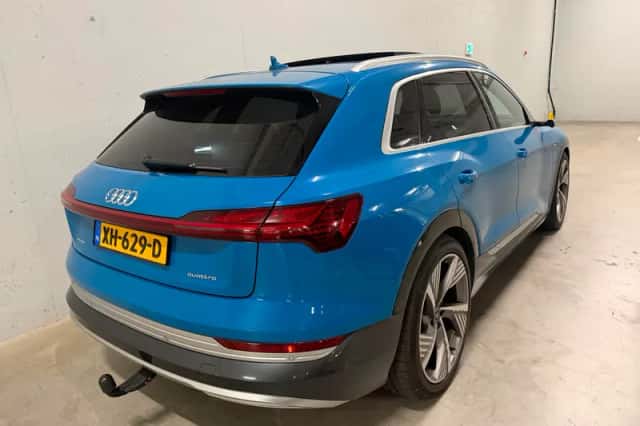 Audi e-tron (2018) thumbnail 6