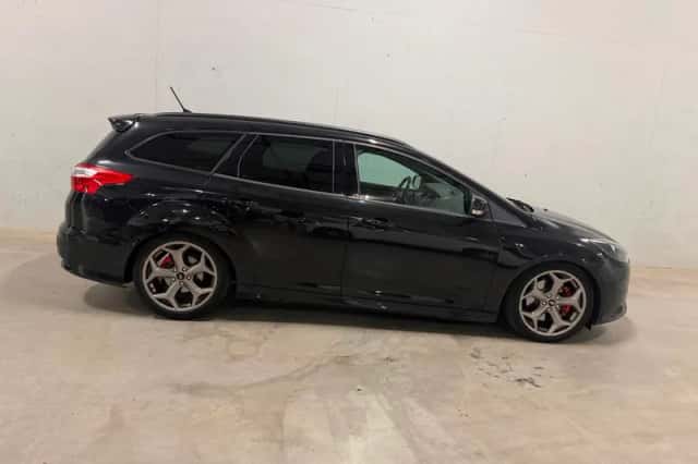 Ford Focus (2013) thumbnail 2