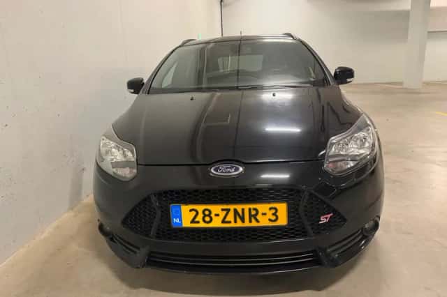 Ford Focus (2013) thumbnail 3