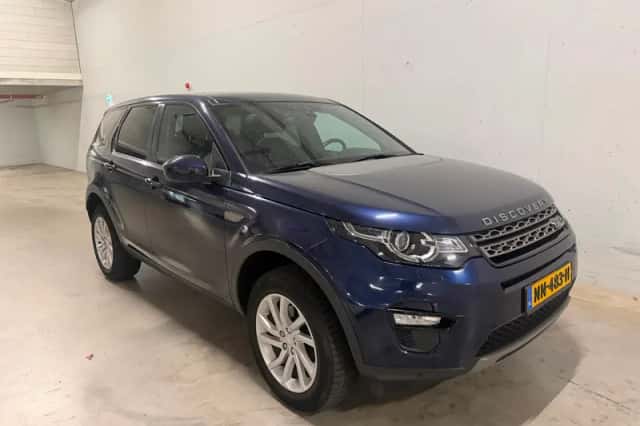 Land Rover Discovery Sport (2017) thumbnail 3