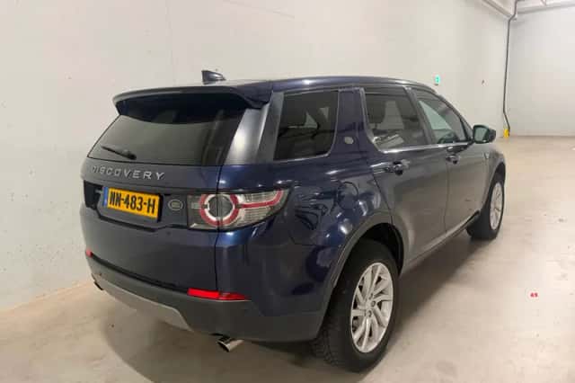 Land Rover Discovery Sport (2017) thumbnail 4