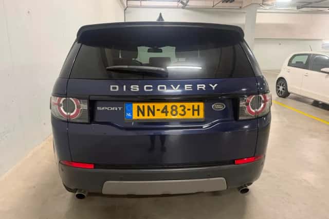 Land Rover Discovery Sport (2017) thumbnail 5