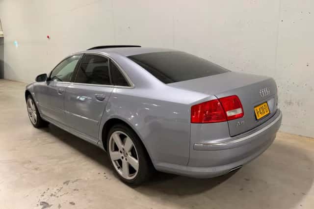 Audi A8 (2005) thumbnail 3