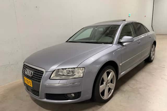 Audi A8 (2005) thumbnail 5
