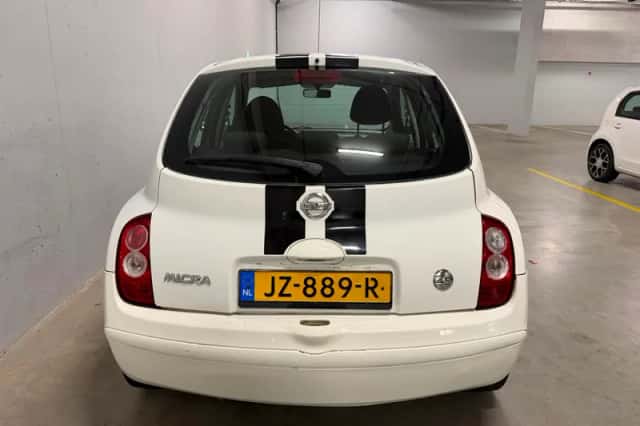 Nissan Micra (2008) thumbnail 3
