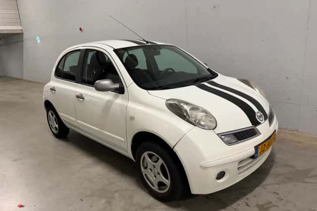 Nissan Micra (2008) thumbnail 6