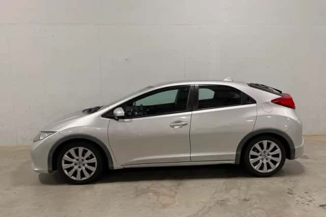 Honda Civic (2014) thumbnail 2
