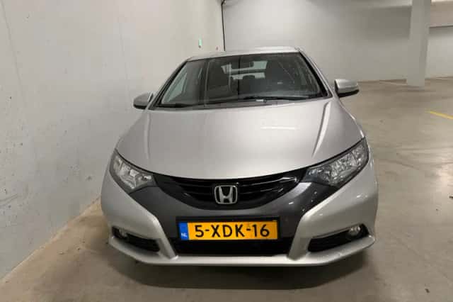 Honda Civic (2014) thumbnail 3