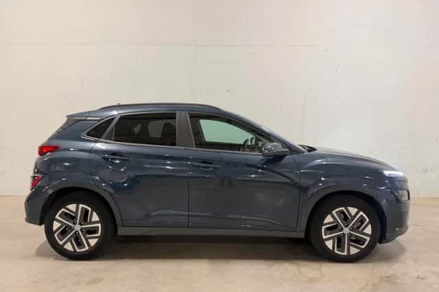Hyundai Kona (2023) thumbnail 1