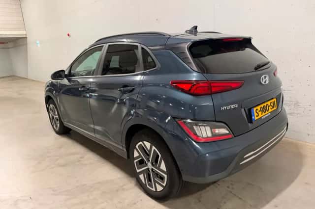 Hyundai Kona (2023) thumbnail 3