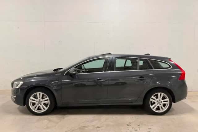 Volvo V60 (2013) thumbnail 2