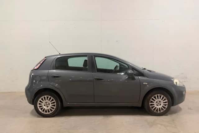 Fiat Punto (2012) thumbnail 1