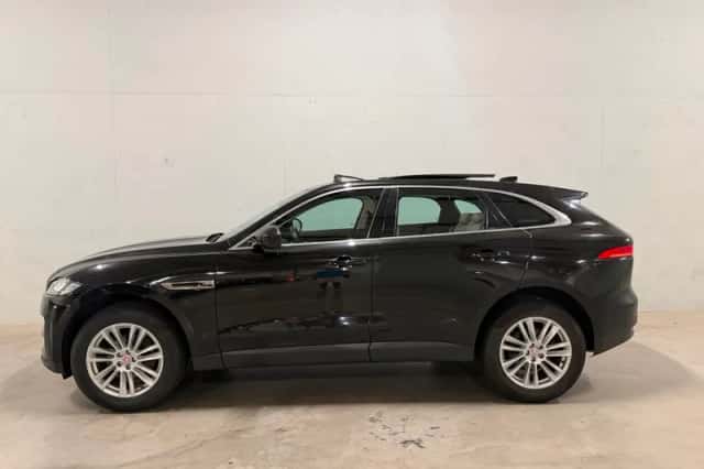 Jaguar F-Pace (2016) thumbnail 1