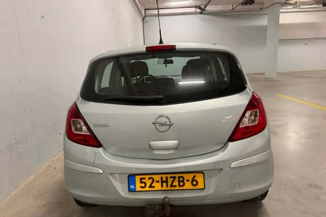 Opel Corsa (2009) thumbnail 3