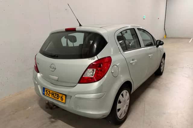 Opel Corsa (2009) thumbnail 5