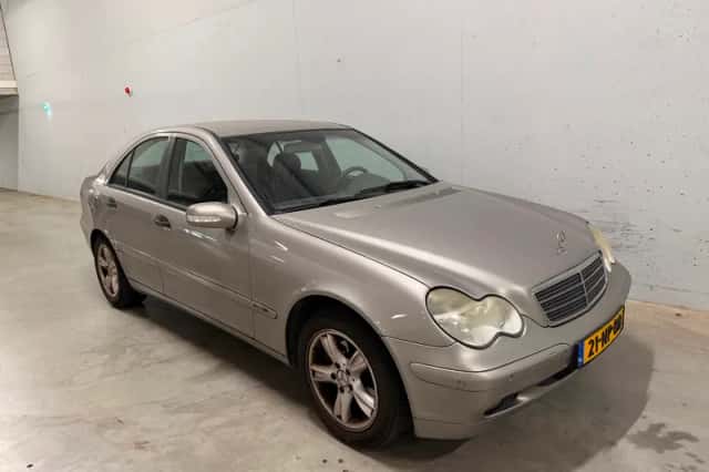 Mercedes-Benz C-Klasse (2004) thumbnail 5
