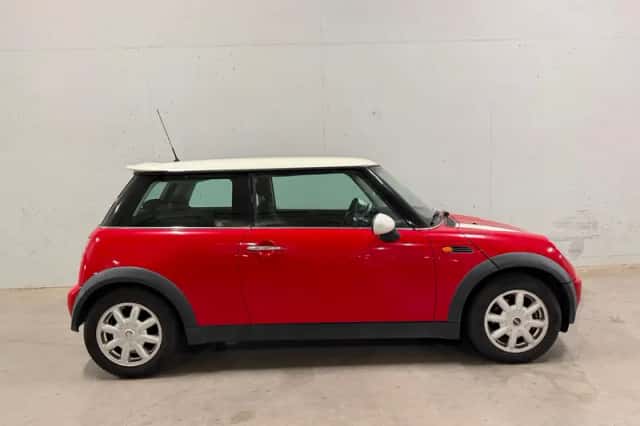 MINI Cooper (2003) thumbnail 1