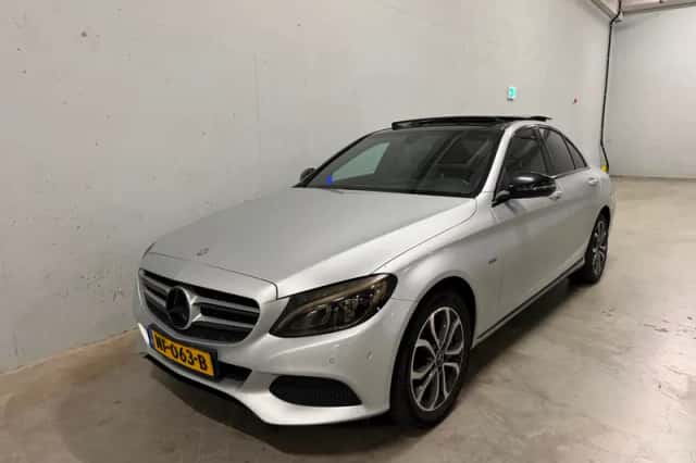 Mercedes-Benz C-Klasse (2016) thumbnail 3