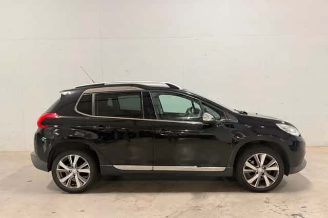 Peugeot 2008 (2015) thumbnail 1