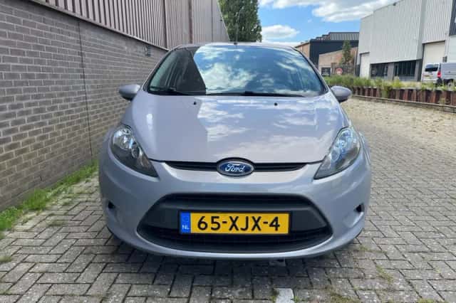 Ford Fiesta (2012) thumbnail 4