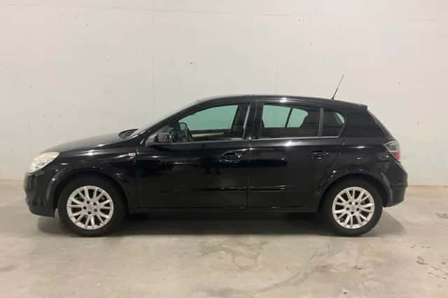 Opel Astra (2008) thumbnail 1