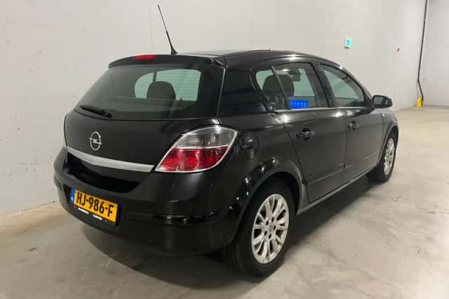 Opel Astra (2008) thumbnail 6