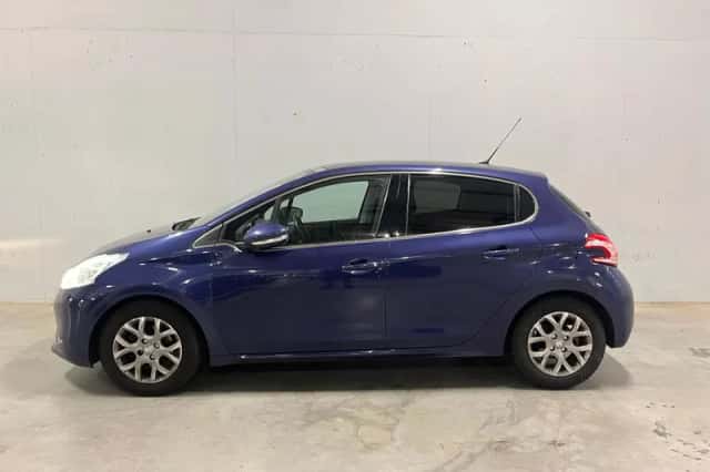 Peugeot 208 (2012) thumbnail 1