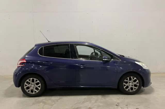 Peugeot 208 (2012) thumbnail 2