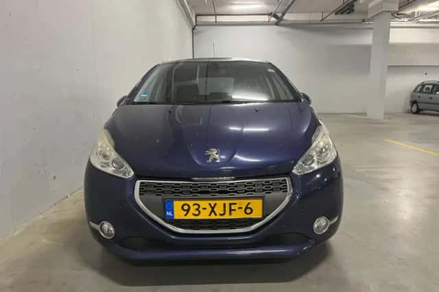 Peugeot 208 (2012) thumbnail 3