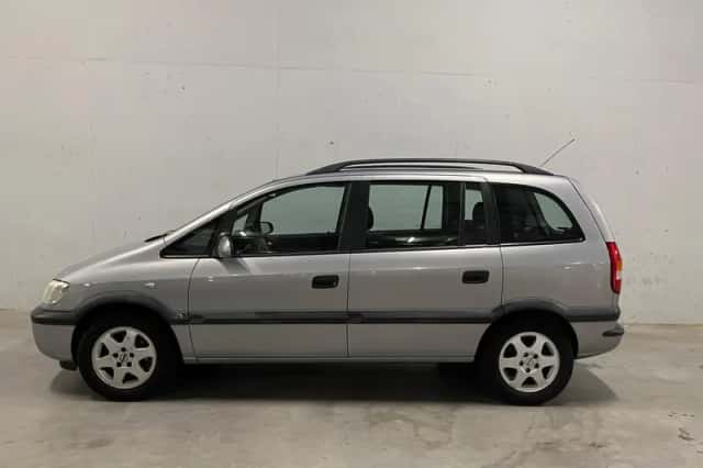 Opel Zafira (2002) thumbnail 2