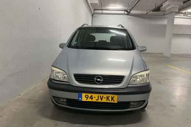 Opel Zafira (2002) thumbnail 3