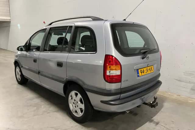 Opel Zafira (2002) thumbnail 4