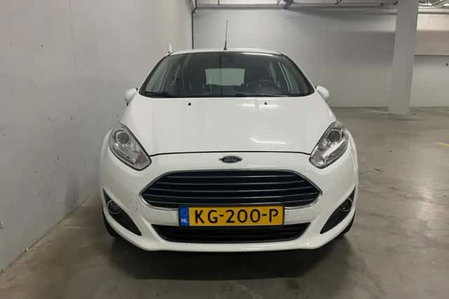 Ford Fiesta (2016) thumbnail 5