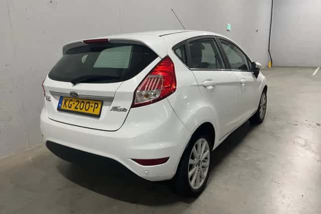 Ford Fiesta (2016) thumbnail 6