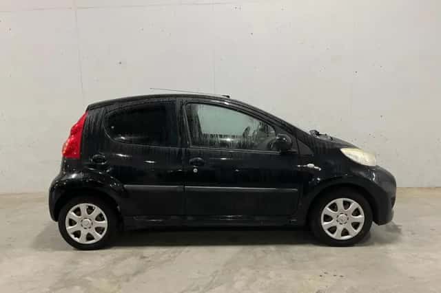 Peugeot 107 (2009) thumbnail 2