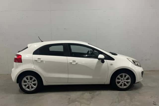 Kia Rio (2012) thumbnail 1