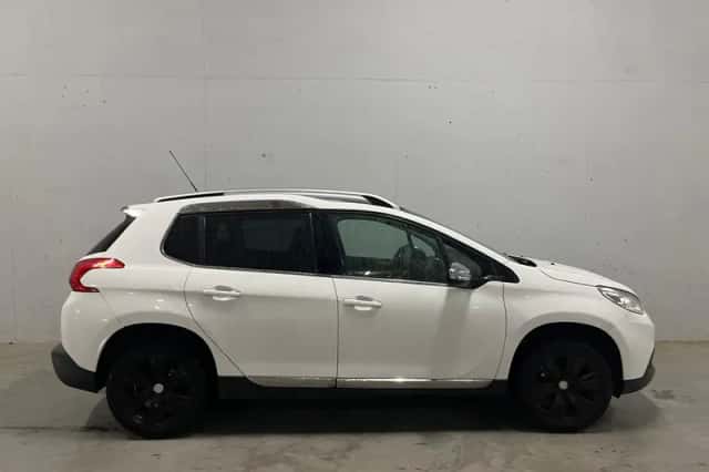 Peugeot 2008 (2016) thumbnail 1