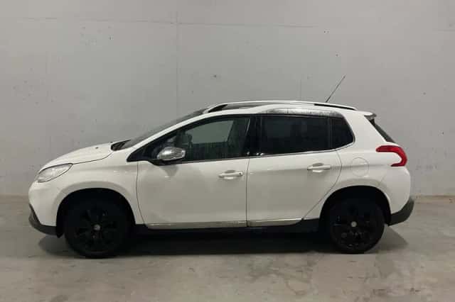 Peugeot 2008 (2016) thumbnail 2