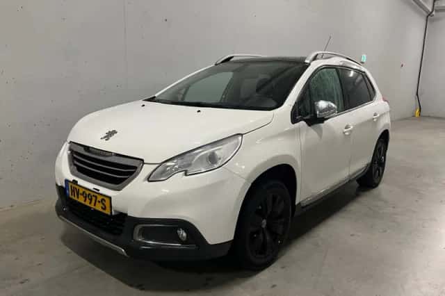 Peugeot 2008 (2016) thumbnail 3